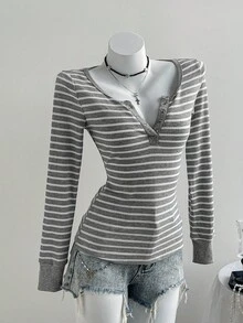 Elamini Áo thun cổ tròn tay dài ôm sát, vải sọc đen trắng, không cổ, khóa kéo nửa, cài nút, thiết kế tối giản, phong cách đường phố thường ngày, trang phục cổ điển, đa năng cho phụ nữ vào mùa xuân/thu - Xám - Xem 4