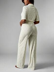 MISSGUIDED Bộ đồ ngủ in hoa tinh tế dành cho nữ quần dài cài nút áo tay ngắn đồ ngủ có ruy băng hồng đồ ngủ xuân hè - Nhiều màu - Xem 2