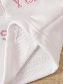 SHEIN 2 件女婴领口字母刺绣运动衫 + 格子百褶裙可爱套装，甜美韩式休闲百搭套头长袖运动衫，前襟纽扣搭配松紧腰格子迷你裙，适合秋冬日常外出或旅行度假、圣诞节 - 彩色 - 查看 8