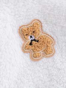 SHEIN 2 Stücke Baby Mädchen Herbst/Winter Mode süßer Streetstyle weiße flauschige Rundhals Langarmbluse mit Panda Abzeichen Dekor, kombiniert mit bedruckter schwarzer Bär Fellhose Set, geeignet für Zuhause Fotoshootings und Schule