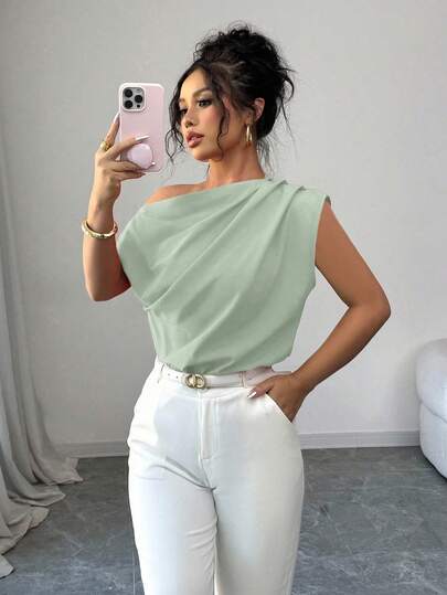 Elenzga Damer i enfärgad asymmetrisk krage Plisserad elegant blus