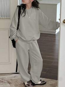 Dazy Kids 2 件套青少年女孩圆领字母刺绣运动衫套装，秋季