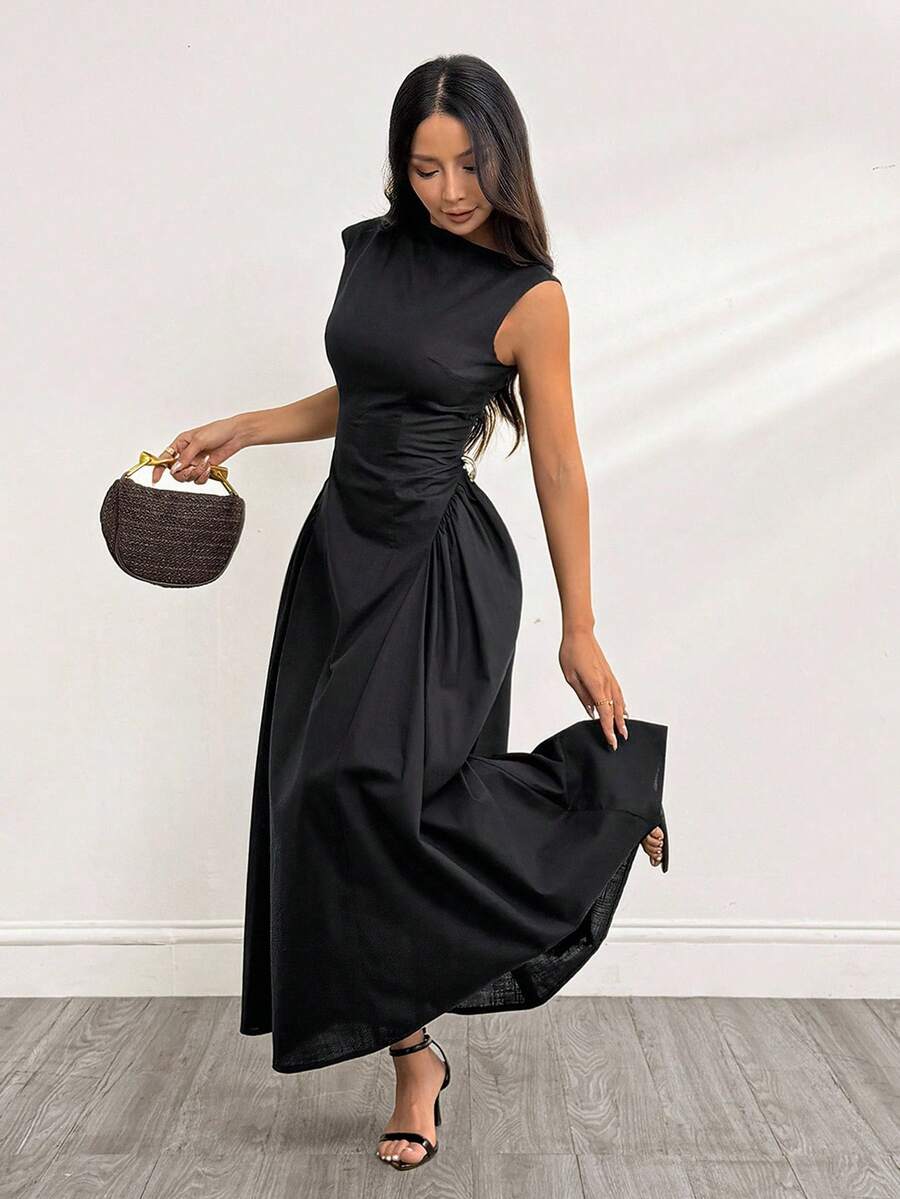 SHEIN PETITE 女士纯色斜肩褶饰腰优雅连衣裙 - 黑色 - 查看 1