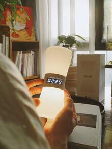 Joivida 1个娃娃造型夜灯，带磁吸式开关、创意电量指示灯和Type-C充电底座 | 台灯、办公灯 - D-白色 - 查看 9