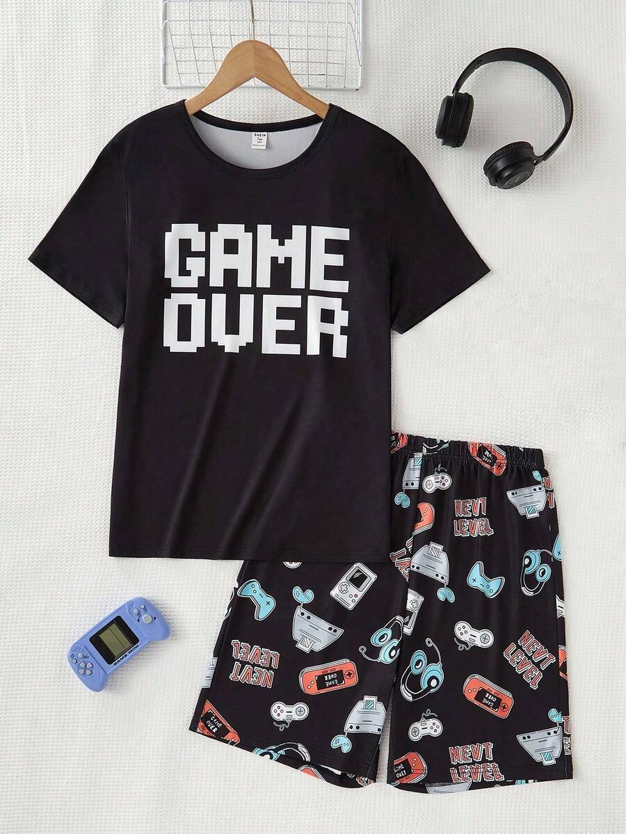 2 Stücke Herrenshirt mit einfachem grafischem Buchstabenaufdruck und Gaming-Themen-Shorts Set, lässiger Freizeitanzug - Schwarz - Übersicht 1