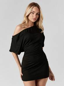 MISSGUIDED Vestido mini asimétrico de un hombro, de manga corta, ajustado, para fiesta, club, noche, casual, fin de semana, otoño, invierno, colección básica y esencial, estilo versátil, diseño fruncido - Negro - Ver 1