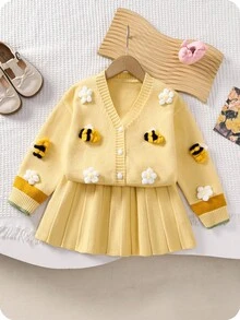 SHEIN Playful Pals Young Girl Casual, Fashionable And Cute Yellow Cardigan With Flowers And Bees And Knitted Pleated Skirt Two-Pieces Set, Soft And Comfortable, Suitable For Daily Scenes, Scenes, Travel Scenes - Yellow - View 2