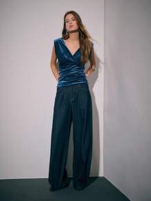Nöista Débardeur en velours côtelé bleu marine avec col en V profond et détails froncés ; un débardeur en velours parfait pour les occasions formelles, les hauts du soir et un style sophistiqué ; approprié pour l'automne, l'hiver, Halloween et les événements du Nouvel An.