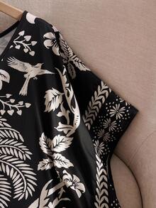 EMERY ROSE Plus Size V-Neck All-Over Print Loose Vacation Shirt For Summer