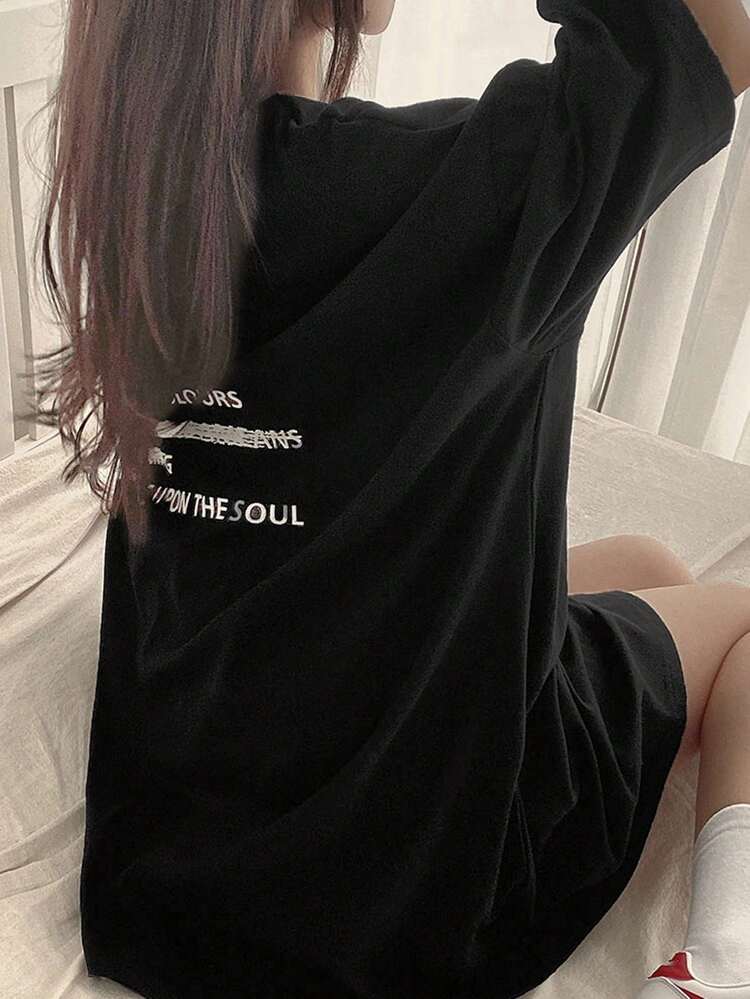 Women's Summer Loose Fit Round Neck Drop Shoulder Sleeve Casual T-Shirt With Slogan Print Oversized T-Shirt