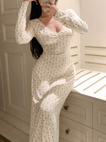 DAZY 碎花修身V领褶皱长款睡裙，睡衣，秋冬款