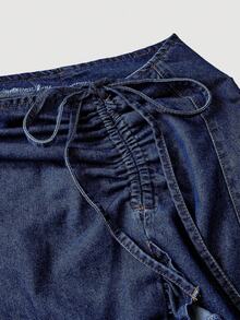 Sweetra 时尚休闲系带蝴蝶结荷叶边下摆牛仔迷你裙 - 深色水洗藍 - 查看 3