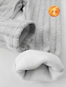 Completo di maglietta a maniche corte con spalle scoperte e orlo curvo e leggings a costine, set termico imbottito per autunno/inverno, comodo e caldo per uso interno ed esterno per ragazze