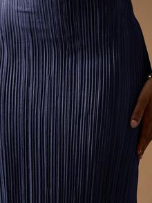 MISSGUIDED 优雅百褶长款晚礼服，肩部系带，镂空紧身胸衣，适合正式场合、婚礼、宾客派对、舞会礼服 - 藏蓝色 - 查看 3