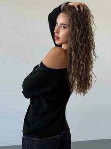 Aloruh Suéter holgado de punto casual con decoración de remaches vintage y hombro asimétrico, color negro