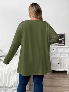 SHEIN CURVE+ 大码女式休闲纯色宽松圆领长袖T恤 - 軍綠色 - 查看 2