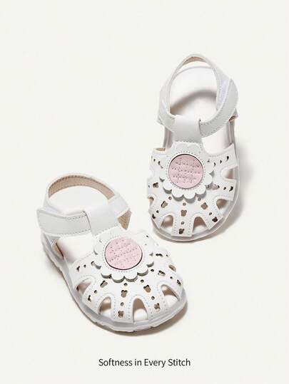 Cozy Pixies 1 Pair Of White Girl Decorated With Flowers Suitable For Summer Wear Idyllic Fun Cute Three-Dimensional Flower Vacation Casual Versatile Baby Sandals