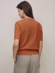 BizChic Áo len cổ polo màu nâu dệt họa tiết hình thoi dành cho nữ, thanh lịch và sang trọng, thích hợp cho đi làm trong thành phố, mặc hàng ngày, phong cách cổ điển lãng mạn thập niên 90, phù hợp cho Giáng sinh, Năm mới, Ngày Valentine, tiệc tùng, đi biển, lễ tốt nghiệp, thời trang, lễ hội, kỳ nghỉ, khách dự đám cưới, bữa ăn trưa, sân bay, nhiều dịp khác nhau. - Rỉ Nâu - Xem 4