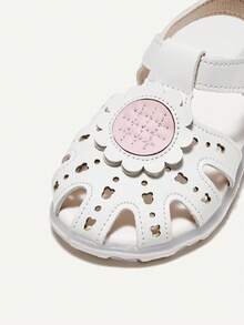 Cozy Pixies 1 双白色女童花朵装饰凉鞋，适合夏季穿着，充满田园趣味，可爱立体花朵，度假休闲百搭婴儿凉鞋 - 白色 - 查看 6