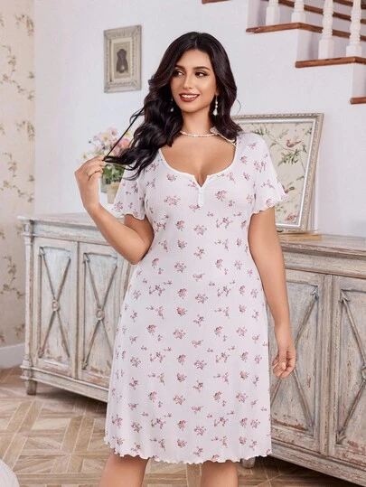  CottageSlumber 浪漫碎花方领纽扣装饰修身短袖加大码睡袍