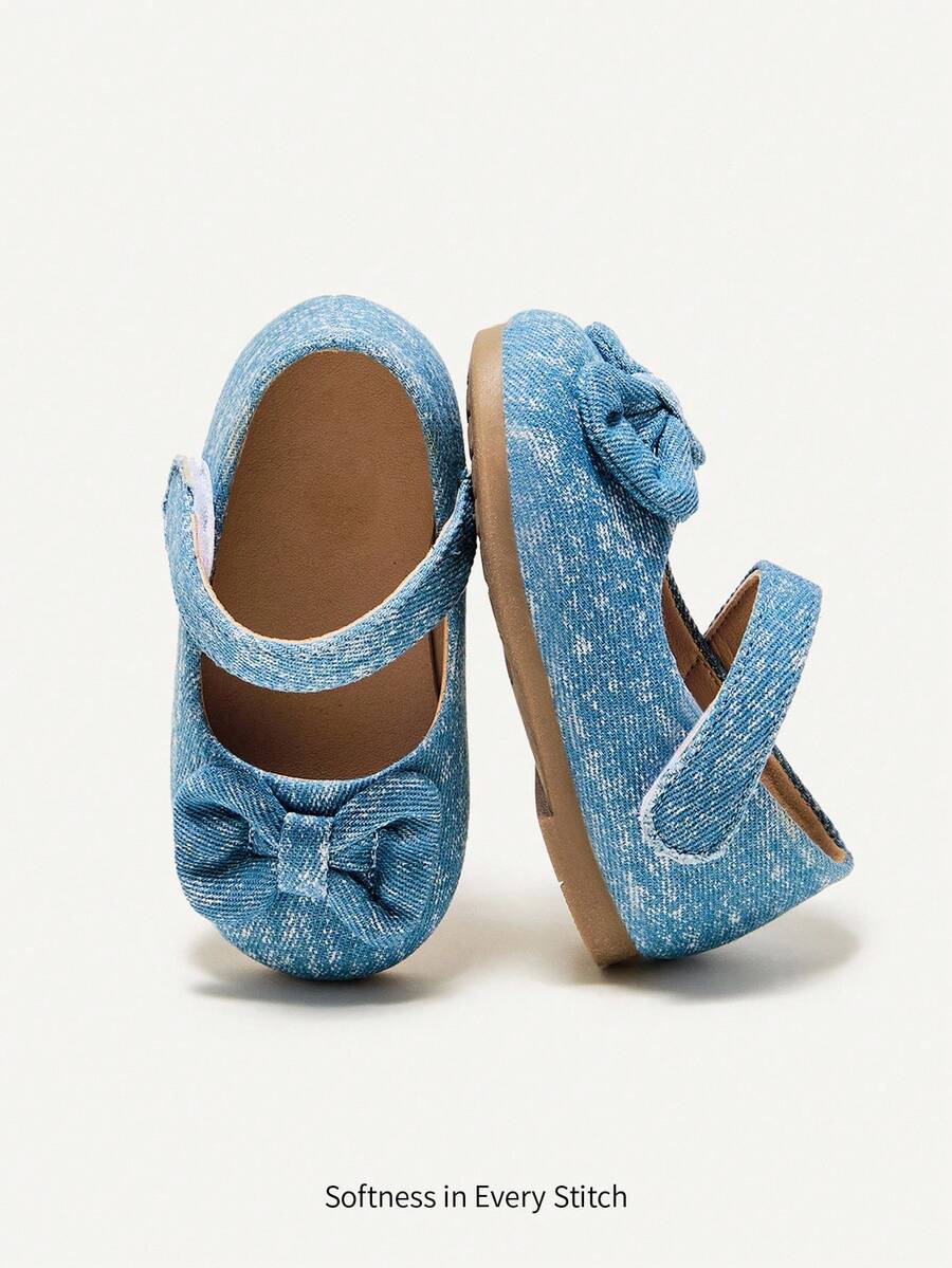 Cozy Pixies 女孩蓝色蝴蝶结公主平底鞋，时尚百搭软底舒适鞋 - 藍色 - 查看 1