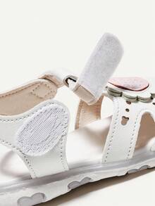 Cozy Pixies 1 双白色女童花朵装饰凉鞋，适合夏季穿着，充满田园趣味，可爱立体花朵，度假休闲百搭婴儿凉鞋 - 白色 - 查看 8