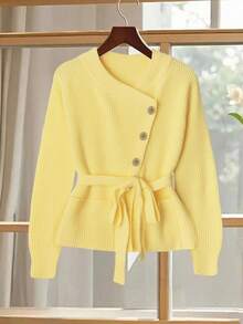 GlowEve CURVE كارديجان أصفر طويل الأكمام مناسب للنساء ذوات الحجم الكبير، بتصميم متماثل غير متماثل مع ربطة الخصر، مناسب للارتداء في الشتاء والخريف أثناء التنقل - أصفر - مشاهدة 1