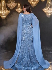 Glamrae Elegantes Luxus Abendkleid in Grau-Blau mit quadratischem Kragen, Perlen, Mesh, Pailletten und Meerjungfrauensaum in Große Größen