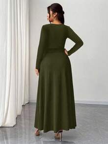 SHEIN Clasi 大码女式优雅纯色 V 领修身长袖派对连衣裙，时尚开叉设计，百搭 - 軍綠色 - 查看 2