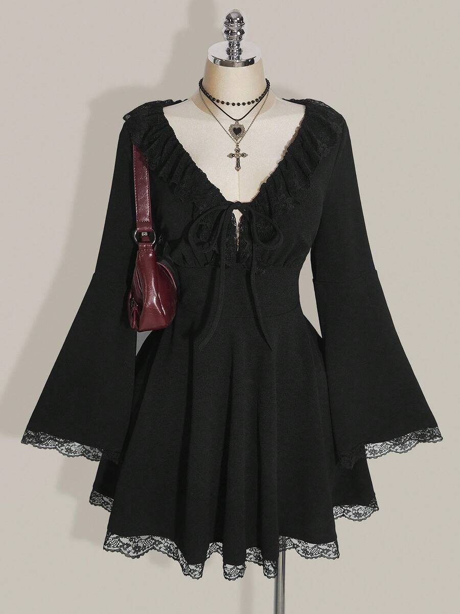SHEIN ICON 加大码 V 领前系带蝴蝶结荷叶边蕾丝花边喇叭袖收腰 A 字公主裙、蕾丝拼布中长裙、Y2K 复古甜美连衣裙 - 黑色 - 查看 1