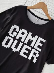 2 Stücke Herrenshirt mit einfachem grafischem Buchstabenaufdruck und Gaming-Themen-Shorts Set, lässiger Freizeitanzug - Schwarz - Übersicht 3