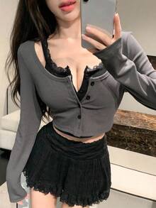 DAZY 撞色蕾丝纽扣前短款 T 恤外出上衣，秋季服装长袖女式上衣