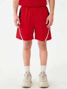SHEIN Short de sport décontracté personnalisé de style rétro pour jeune garçon, un élément polyvalent indispensable pour les fêtes d'étudiants - Rouge - Voir 8