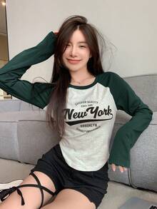 DAZY 字母图案撞色插肩袖弧形下摆 T 恤，秋季服装长袖女式上衣 - 墨綠色 - 查看 1