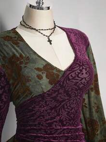 SHEIN ICON 大码女式夸张荷叶边袖 V 领天鹅绒上衣、Y2K 复古交叉 V 领衬衫、万圣节服装 - 彩色 - 查看 4