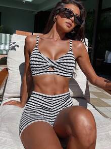 Swim Vcay 女士条纹抹胸扭纹比基尼套装性感两件套比基尼套装低腰下装适合海滩度假、夏季海滩 - 黑與白 - 查看 5