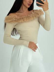 Aloruh Khaki Off Shoulder Furry Patchwork Bodycon Ribbed Cropped Women T-Shirt - Khaki - View 2