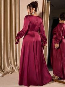 Cravure Váy maxi xếp ly dài tay màu đỏ rượu vang sang trọng, thanh lịch cỡ lớn - Màu Đỏ Sâu - Xem 2