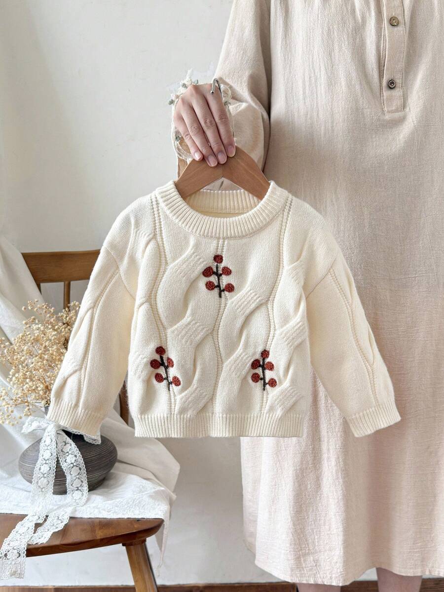 SHEIN Vintaside Kids 女童秋冬毛衣,新款时尚针织套头衫,女童休闲加厚刺绣针织上衣,居家、户外、旅行皆宜 - 米色 - 查看 1