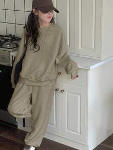 DAZY 2 件套青少年女孩圆领字母刺绣运动衫套装，秋季