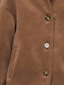 Nöista Áo khoác ngoài cài nút màu nâu hoàn hảo cho mùa thu dành cho nữ và phong cách mùa đông sành điệu. Với kiểu dáng thoải mái và hàng nút lớn cổ điển, chiếc áo khoác mùa đông này giúp bạn dễ dàng phối đồ với áo len thu hoặc trang phục công sở. - Lạc đà - Xem 6