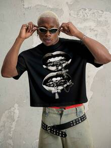 Manfinity Roghcode 男士唇印圆领短袖休闲短款宽松T恤 - 黑色 - 查看 6