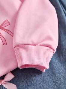 SHEIN 2 件套女童运动衫套装，时尚蝴蝶印花运动衫和水洗牛仔长裤 - 粉色 - 查看 8