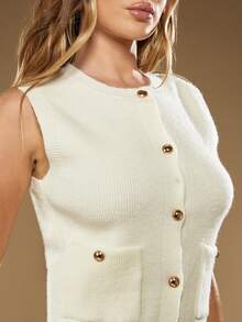 MISSGUIDED 无袖纽扣前针织背心，带口袋，适合秋冬分层休闲外套 - 杏色 - 查看 4