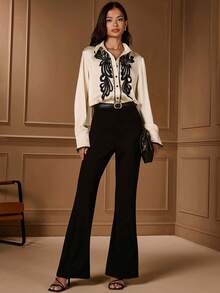 Lilora 女士经典纯色缎面撞色花卉装饰领扣长袖衬衫，优雅秋冬装 - 杏色 - 查看 3