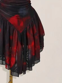 SHEIN ICON Váy yếm bất đối xứng viền bèo nhún họa tiết hoa - Màu Đỏ Sâu - Xem 6