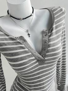 Elamini Áo thun cổ tròn tay dài ôm sát, vải sọc đen trắng, không cổ, khóa kéo nửa, cài nút, thiết kế tối giản, phong cách đường phố thường ngày, trang phục cổ điển, đa năng cho phụ nữ vào mùa xuân/thu - Xám - Xem 6
