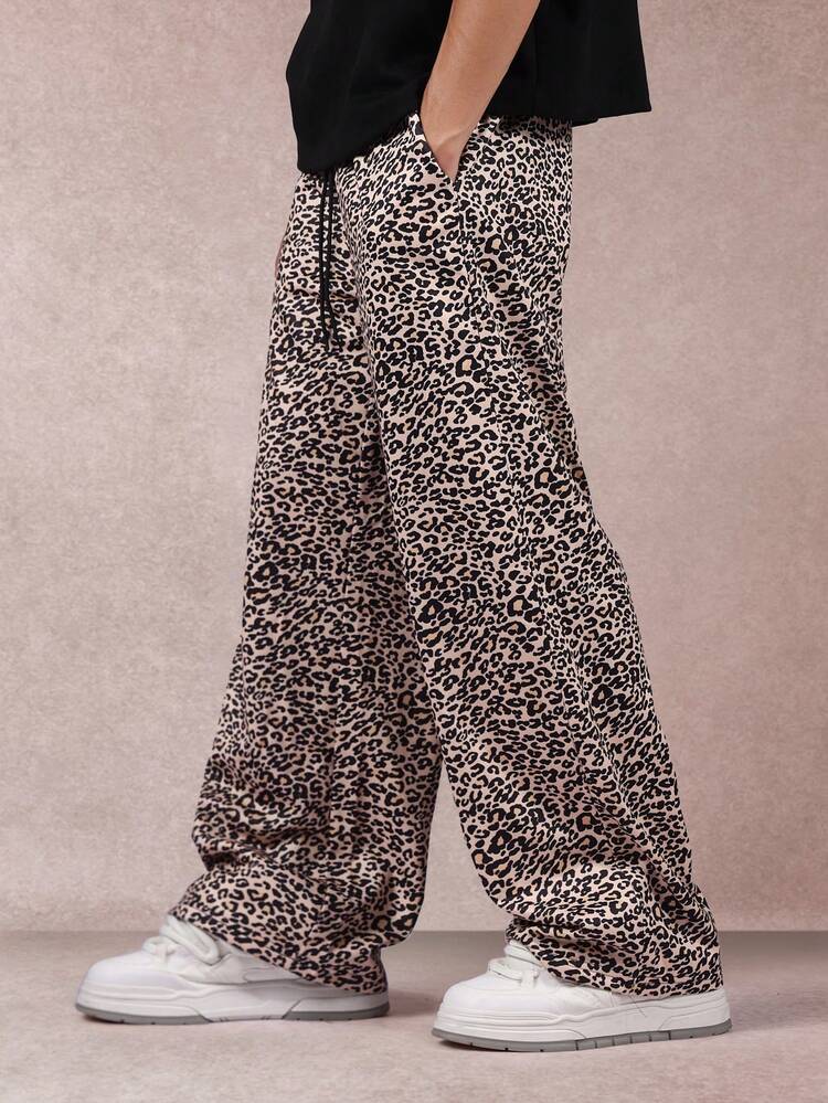 ドローストリングウエストのワイドレッグレオパードプリントパンツ