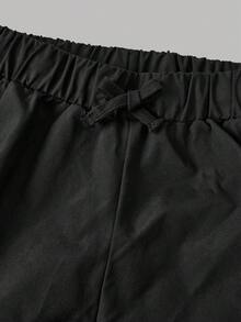 Girlism 青少年女孩纯色圆领针织腰部褶皱弧形下摆合身字母和数字印花休闲学院风 T 恤上衣和褶皱工装裤套装 - 黑與白 - 查看 5