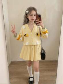SHEIN Playful Pals Young Girl Casual, Fashionable And Cute Yellow Cardigan With Flowers And Bees And Knitted Pleated Skirt Two-Pieces Set, Soft And Comfortable, Suitable For Daily Scenes, Scenes, Travel Scenes - Yellow - View 6